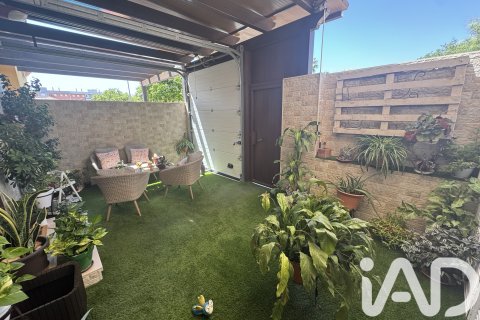 Casa adosada en venta en Sevilla, España 4 dormitorios, 220 m2 No. 152788 - foto 3