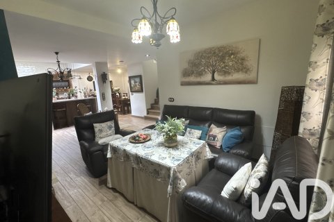 Casa adosada en venta en Sevilla, España 4 dormitorios, 220 m2 No. 152788 - foto 10