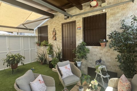 Casa adosada en venta en Sevilla, España 4 dormitorios, 220 m2 No. 152788 - foto 2