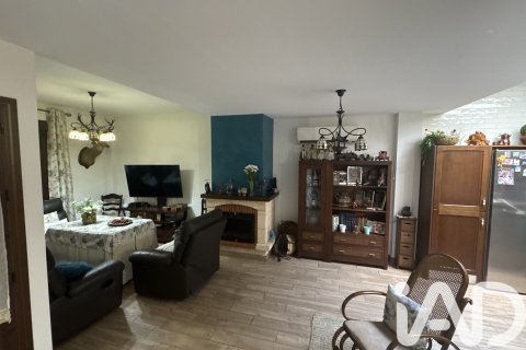 Casa adosada en venta en Sevilla, España 4 dormitorios, 220 m2 No. 152788 - foto 8