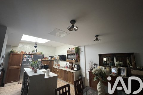 Casa adosada en venta en Sevilla, España 4 dormitorios, 220 m2 No. 152788 - foto 14