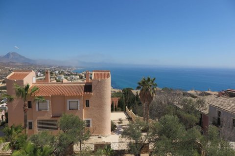 Duplex for sale in El Campello, Alicante, Spain 3 bedrooms, 110 sq.m. No. 180905 - photo 3