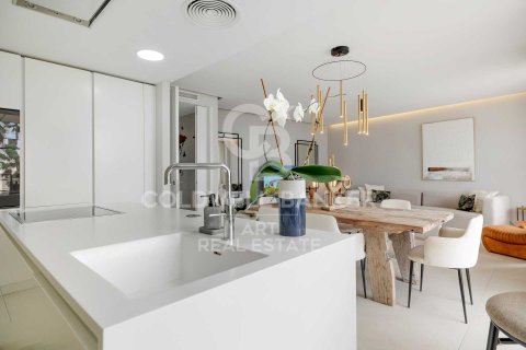 Huoneisto myytävänä Estepona, Malaga, Espanja, 3 makuuhuonetta, 119 m2 No. 158662 - kuva 7
