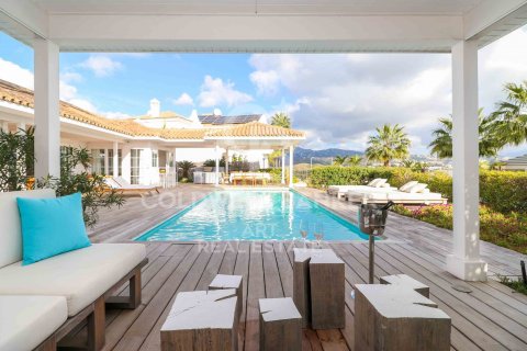 Villa i Benahavis, Malaga, Spanien 4 sovrum, 218 kvm. Nr. 158661