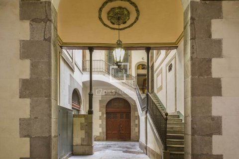 Продажа квартиры в Барселона, Испания 3 спальни, 190м2 №164612 - фото 28