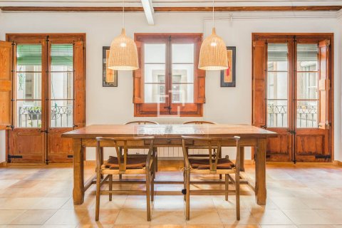 Продажа квартиры в Барселона, Испания 3 спальни, 190м2 №164612 - фото 4