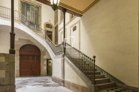 Продажа квартиры в Барселона, Испания 3 спальни, 190м2 №164612 - фото 27