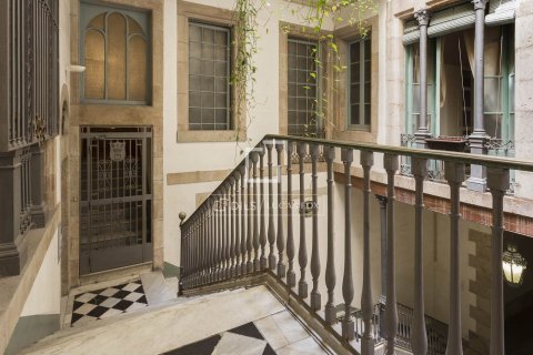 Продажа квартиры в Барселона, Испания 3 спальни, 190м2 №164612 - фото 26