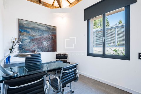 Villa for sale in Bellaterra, Barcelona, Spain 14 bedrooms, 467 sq.m. No. 164611 - photo 9