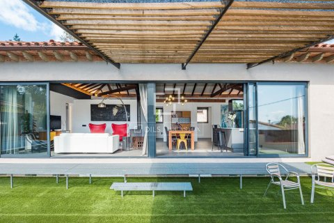 Villa for sale in Bellaterra, Barcelona, Spain 14 bedrooms, 467 sq.m. No. 164611 - photo 3