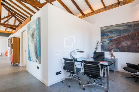 Villa for sale in Bellaterra, Barcelona, Spain 14 bedrooms, 467 sq.m. No. 164611 - photo 10