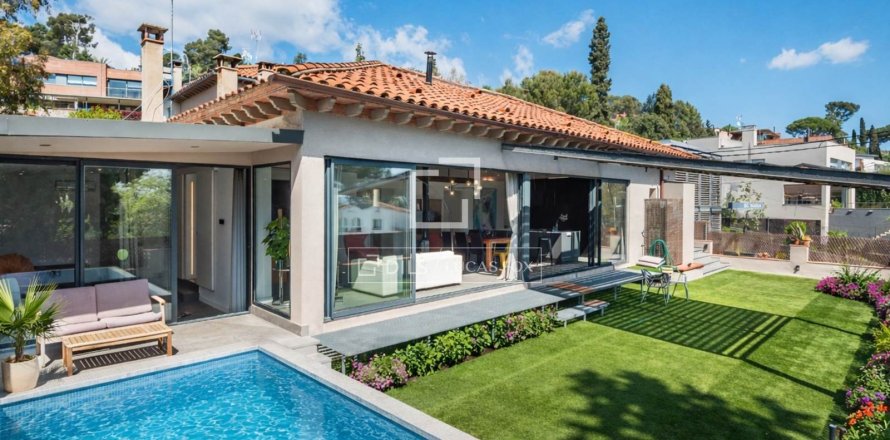 Villa in Bellaterra, Barcelona, Spain 14 bedrooms, 467 sq.m. No. 164611