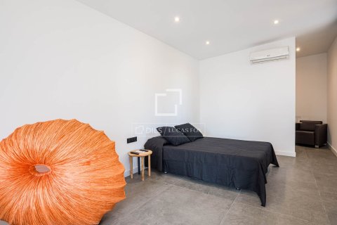 Villa for sale in Bellaterra, Barcelona, Spain 14 bedrooms, 467 sq.m. No. 164611 - photo 19