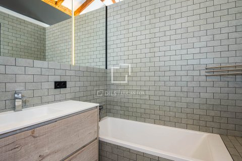 Villa for sale in Bellaterra, Barcelona, Spain 14 bedrooms, 467 sq.m. No. 164611 - photo 22