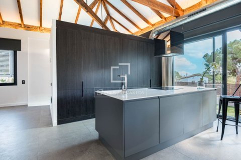 Villa for sale in Bellaterra, Barcelona, Spain 14 bedrooms, 467 sq.m. No. 164611 - photo 12