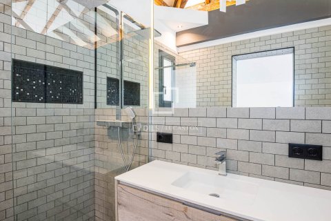 Villa for sale in Bellaterra, Barcelona, Spain 14 bedrooms, 467 sq.m. No. 164611 - photo 23