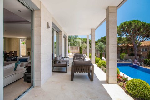 Villa for sale in Cabrils, Barcelona, Spain 6 bedrooms, 786 sq.m. No. 164607 - photo 14