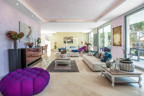 Villa for sale in Cabrils, Barcelona, Spain 6 bedrooms, 786 sq.m. No. 164607 - photo 8