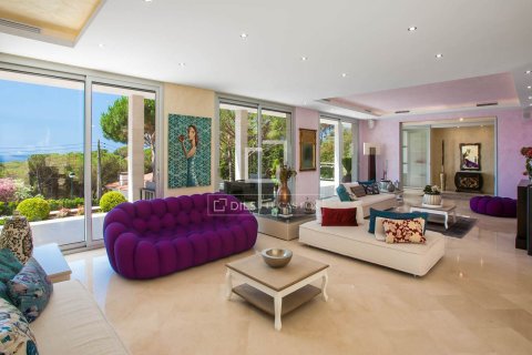 Villa for sale in Cabrils, Barcelona, Spain 6 bedrooms, 786 sq.m. No. 164607 - photo 10
