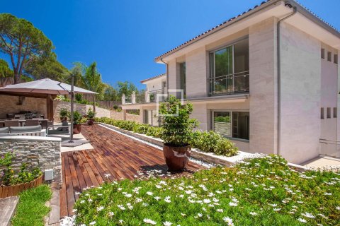 Villa for sale in Cabrils, Barcelona, Spain 6 bedrooms, 786 sq.m. No. 164607 - photo 7