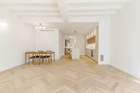 Apartment for sale in Barcelona, Spain 3 bedrooms, 125 sq.m. No. 164610 - photo 7
