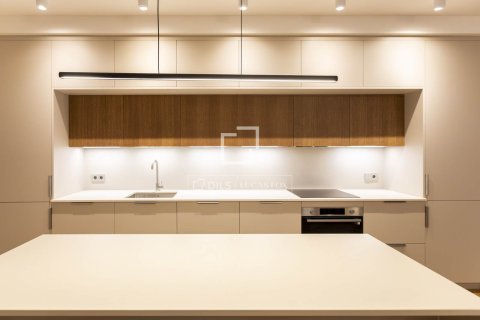 Продажа квартиры в Барселона, Испания 3 спальни, 125м2 №164610 - фото 9