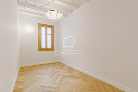 Apartment for sale in Barcelona, Spain 3 bedrooms, 125 sq.m. No. 164610 - photo 20