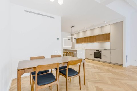 Apartment for sale in Barcelona, Spain 3 bedrooms, 125 sq.m. No. 164610 - photo 27