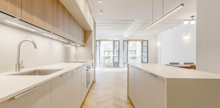 Apartment in Barcelona, Spain 3 bedrooms, 125 sq.m. No. 164610