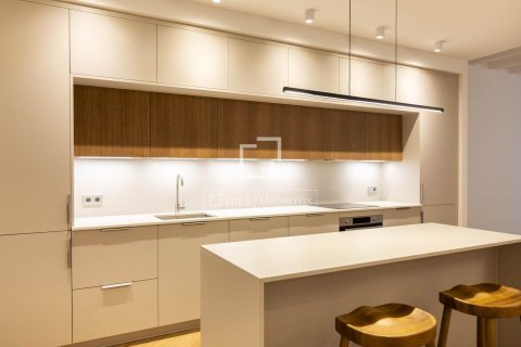 Продажа квартиры в Барселона, Испания 3 спальни, 125м2 №164610 - фото 10