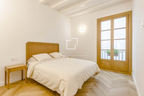 Apartment for sale in Barcelona, Spain 3 bedrooms, 125 sq.m. No. 164610 - photo 13