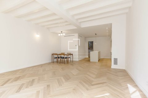 Apartment for sale in Barcelona, Spain 3 bedrooms, 125 sq.m. No. 164610 - photo 23