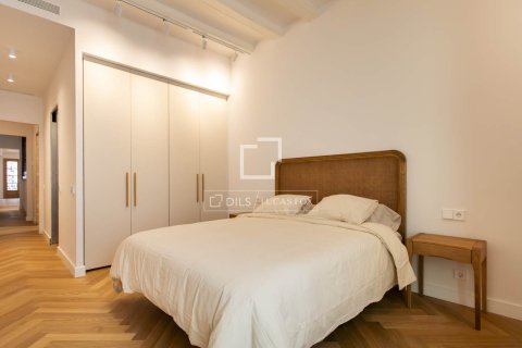 Продажа квартиры в Барселона, Испания 3 спальни, 125м2 №164610 - фото 5