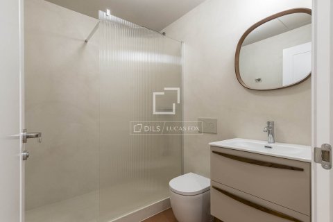 Apartment for sale in Barcelona, Spain 3 bedrooms, 125 sq.m. No. 164610 - photo 22