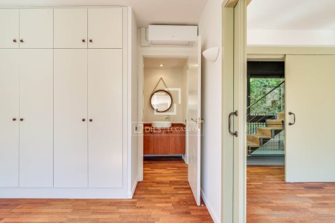 Willa w Barcelona, Hiszpania 5 sypialni, 313 mkw. nr 164606 – zdjęcie 27