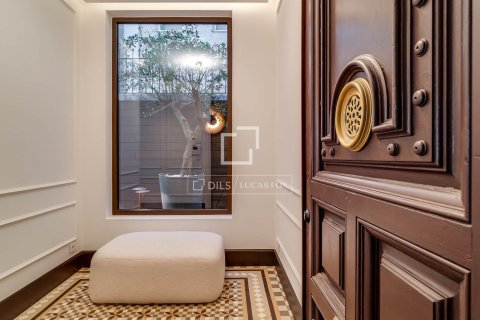 Huoneisto myytävänä Barcelona, Espanja, 3 makuuhuonetta, 194 m2 No. 164608 - kuva 16