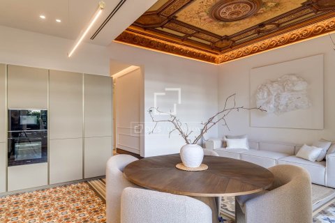Huoneisto myytävänä Barcelona, Espanja, 3 makuuhuonetta, 194 m2 No. 164608 - kuva 8