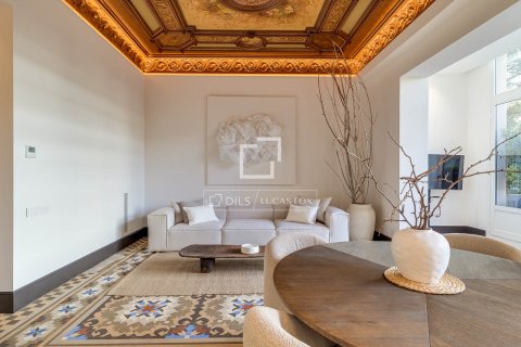 Huoneisto myytävänä Barcelona, Espanja, 3 makuuhuonetta, 194 m2 No. 164608 - kuva 3