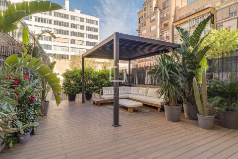 Huoneisto Barcelona, Espanja 3 makuuhuonetta, 194 m2 No. 164608