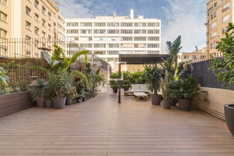 Huoneisto myytävänä Barcelona, Espanja, 3 makuuhuonetta, 194 m2 No. 164608 - kuva 12