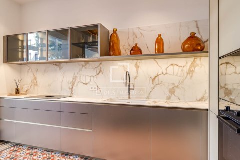 Huoneisto myytävänä Barcelona, Espanja, 3 makuuhuonetta, 194 m2 No. 164608 - kuva 20