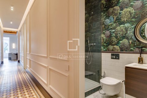 Huoneisto myytävänä Barcelona, Espanja, 3 makuuhuonetta, 194 m2 No. 164608 - kuva 18