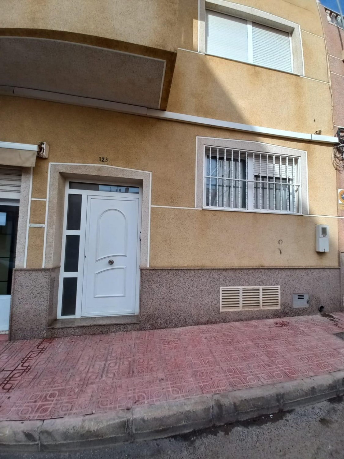 House in Torrevieja, Alicante, Spanien 4 Schlafzimmer, 87 m2 Nr. 99800