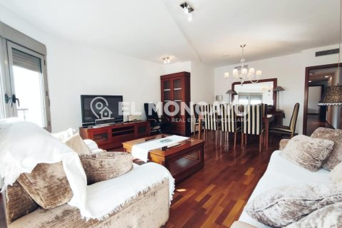 Ático en venta en Guardamar del Segura, Alicante, España 4 dormitorios, 150 m2 No. 149075 - foto 6