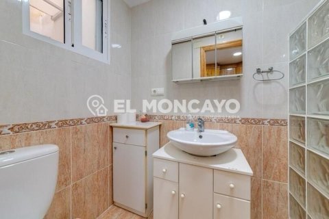 House for sale in Guardamar del Segura, Alicante, Spain 3 bedrooms, 106 sq.m. No. 149071 - photo 14