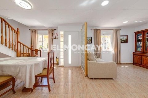 House for sale in Guardamar del Segura, Alicante, Spain 3 bedrooms, 106 sq.m. No. 149071 - photo 2