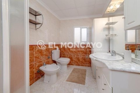House for sale in Guardamar del Segura, Alicante, Spain 3 bedrooms, 106 sq.m. No. 149071 - photo 24