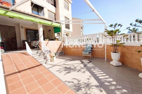 House à vendre à Guardamar del Segura, Alicante, Espagne, 4 chambres, 179 m2 No. 149069 - photo 12