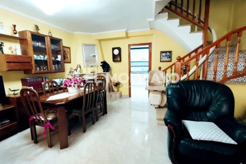 House à vendre à Guardamar del Segura, Alicante, Espagne, 4 chambres, 179 m2 No. 149069 - photo 4