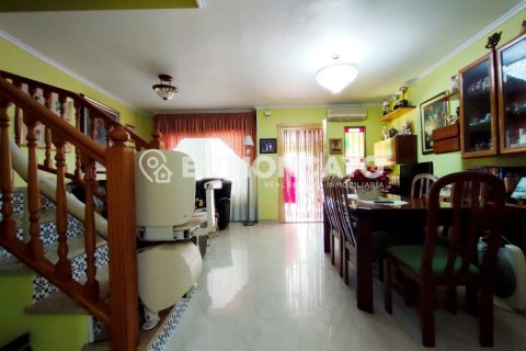 House à vendre à Guardamar del Segura, Alicante, Espagne, 4 chambres, 179 m2 No. 149069 - photo 8